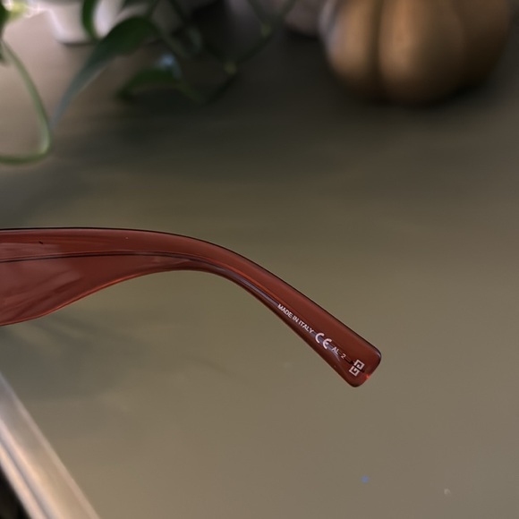 GIVENCHY EYEWEAR RED RETRO SUNGLASSES IN RED Men’s line but can be unisex - Picture 13 of 14